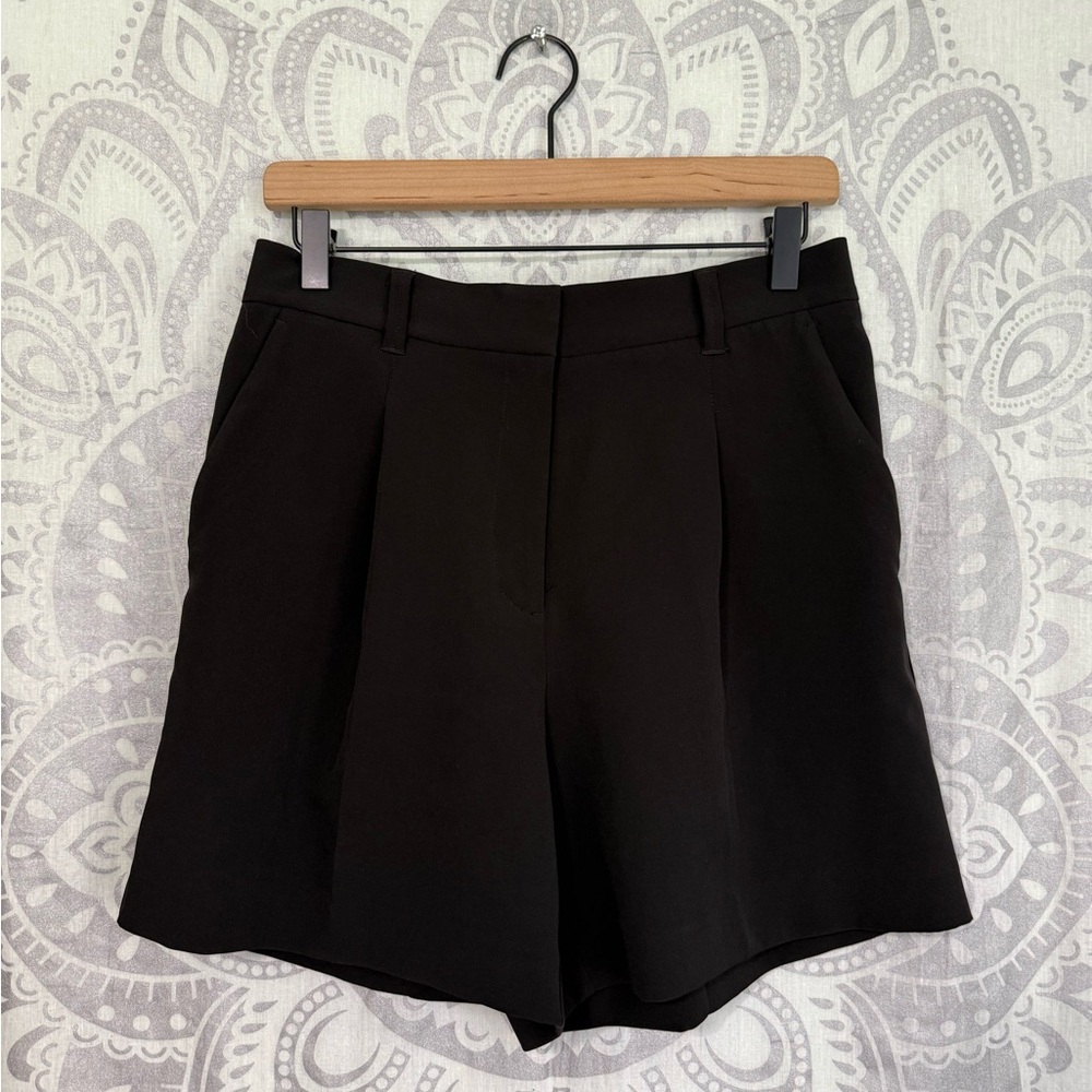 Elie Tahari Black High-Waist Tailored Shorts | Size 10 fits like an 8